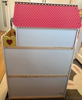 Dřevěný domeček pro panenky - 2