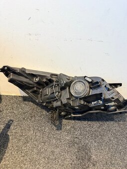 Ford Kuga svetlo xenon mk2 levy - 2