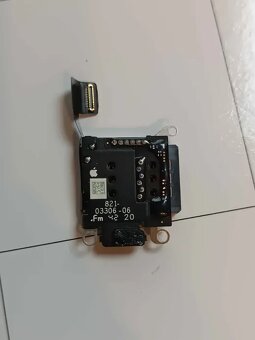 Apple iPhone 13 - Čítač SIM Karty + Flex Kábel 5 eur - 2