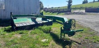 Žací mačkač John Deere 535 - 2