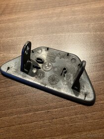 BMW F10 / F11 krytka ostrikovace prava - 2