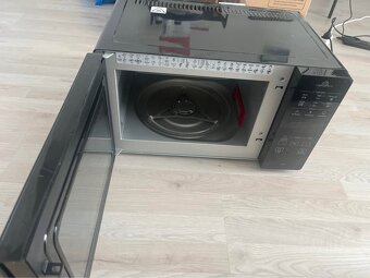 Mikrovlnná trouba Whirlpool MCP 349 BL černá - 2