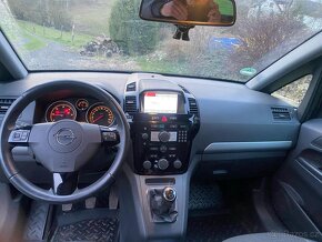 Opel Zafira 1.7 DTJ - 2
