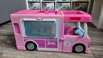 Barbie karavan + 17 Barbie - 2