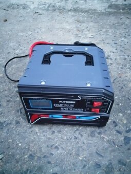 Nabijecka autobaterii - 2