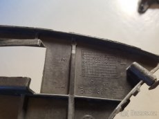 3C9 807 377 VW Passat 3C Plastový držák zadního nárazníku - 2