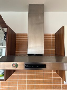 Prodám nerezovou komínovou digestoř Whirlpool - 2