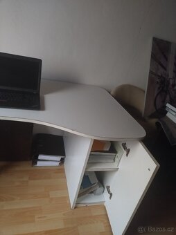 Pracovní stůl - 2