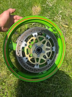 Predni kolo na Kawasaki Zx9R Ninja 00-03 - 2