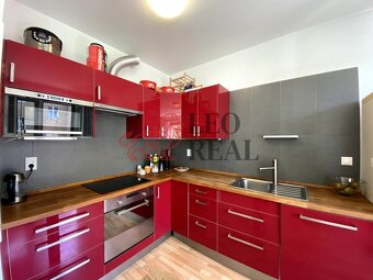 Pronájem bytu 2+kk, 63 m2, balkon, garáž, sklep, V Zahradách - 2