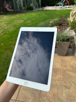 Ipad 6th Generation - 2