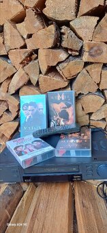 Videorekordér Toshiba v828g a VHS kazety - 2
