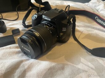 Canon EOS 250D + základní objektiv + teleobjektiv + SD karta - 2