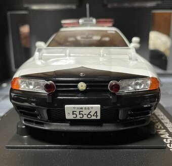 Nissan skyline r32 kyosho 1:18 - 2