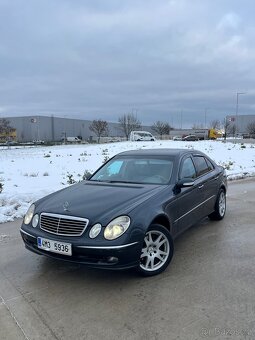 Mercedes-Benz W211 - 2