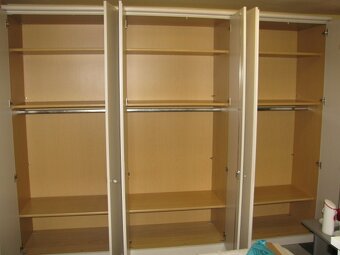 Šatní skříň - 2