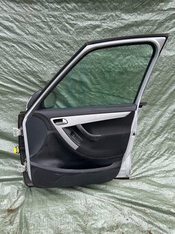 Citroën C4 Picasso Přední pravé dveře - 2