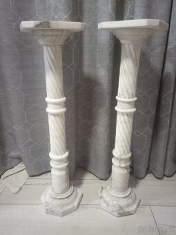 Dva mramorové sloupy - 2