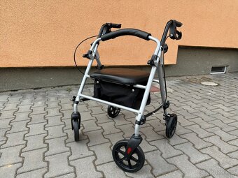 Chodítko pro seniory - odlehčené skládací - 2