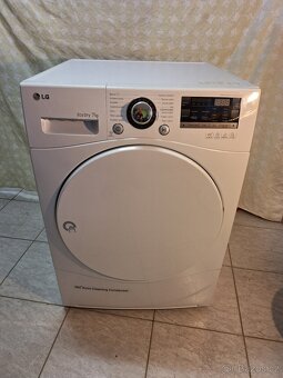 Sušička LG s příslušenstvím - 2