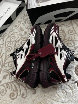 Off white be right back - 2