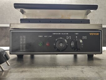 gastro Vaflovač - 1 550 W - vafle na špejli - 2