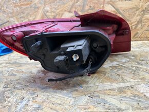 Prave zadni svetlo Seat Ibiza 2011 3-dverak - 2