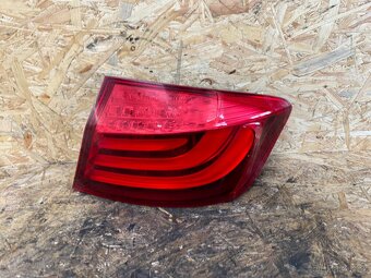 ZADNÍ PRAVÉ LED SVĚTLO BMW F10 - 2