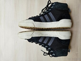 Prodám kotníkové boty Adidas černé vel. 44, jako nové - 2