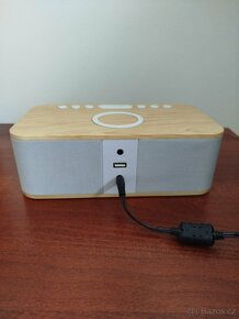 Zánovní budík s bezdrátovým nabíjením a Bluetooth - 2
