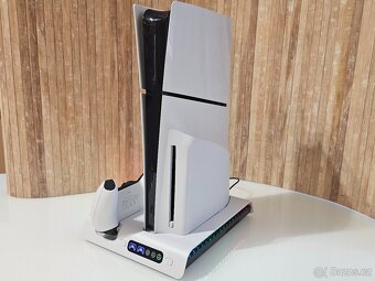 MULTIFUNKČNÍ NABÍJECÍ RGB STOJAN S CHLAZENÍM PRO PS5 SLIM - 2
