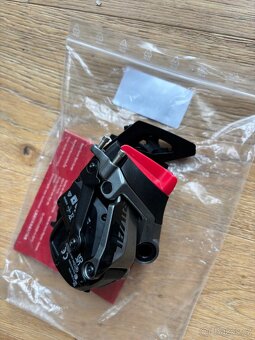 SRAM Rival eTap AXS přehazovačka 12s – elektronická, bezdrát - 2