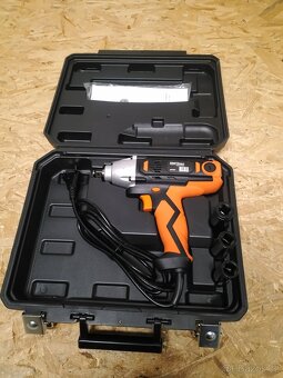 El. rázový utahovák klíč na kola 2100W 800Nm 1/2" - 2