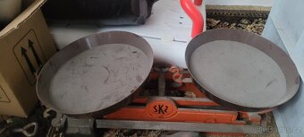 Staré váhy a závaží - 2