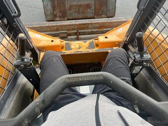 Mustang 2.8T smykový nakladač Bobcat , JCB , CAT - 2