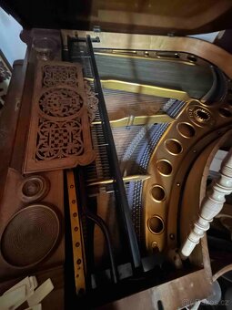 Klavír - křídloví - 2