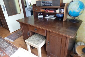 Starožitný psací stůl - 2