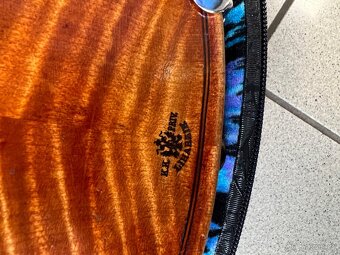 Prodám housle velmi staré a hysterické - 2