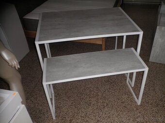 Stůl s kombinací malých stolků - 2