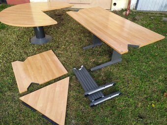 Kancelářský stůl - 2