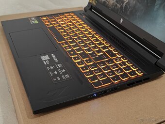 Acer nitro V16 AI, R7 260, RTX 5060 - 2