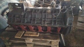 Blok motoru z Tatra 815 10V - 2