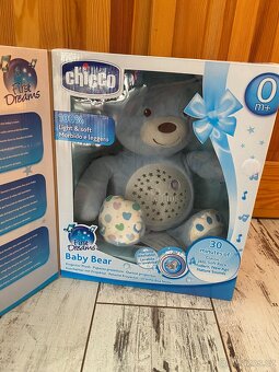 Medvídek Chicco s projektorem - modrý - 2