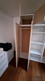 Velká šatní skřiň - 2
