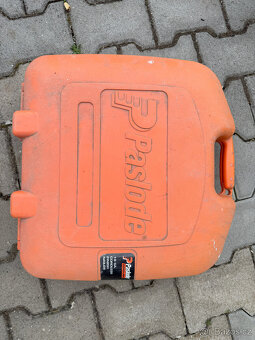 Plynová hřebíkovačka Paslode - 2