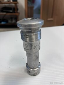 Horní  zátka tlumiče Benelli nebo moto-guzzi 70léta - 2