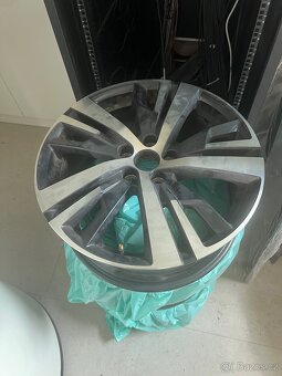 4x ALU kola Peugeot 3008 – 18" originál - 2