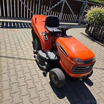 Zahradní traktůrek Husqvarna cth200 - 2