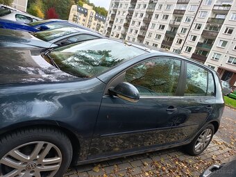 VW Golf 5 - 2