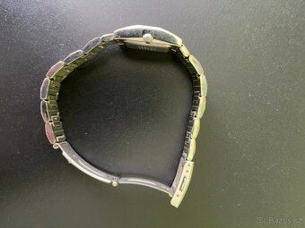 Dámské analogové hodinky Casio - červené - 2